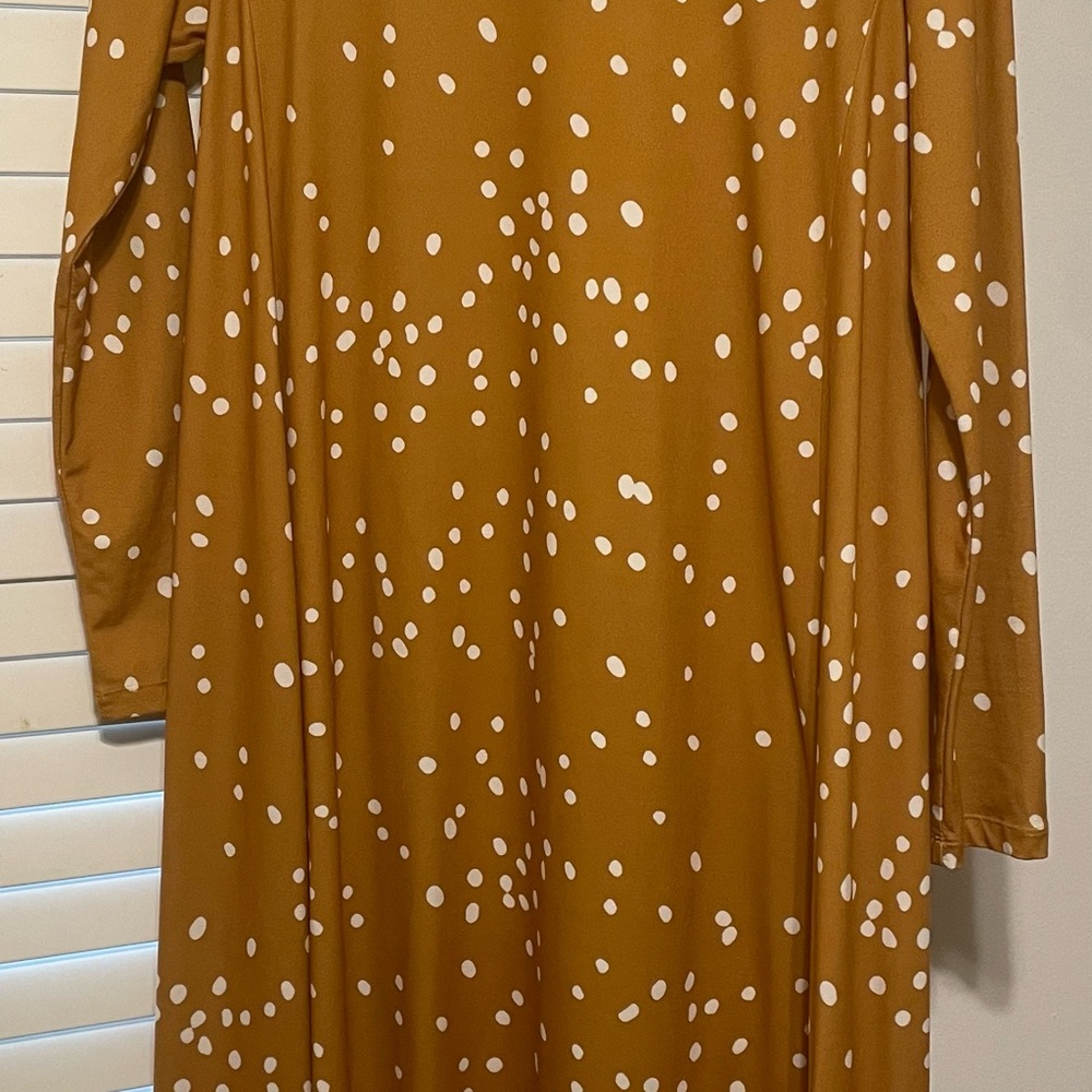Dainty Jewells 
EUC
Polka dot
Mustard /gold color 
Size small